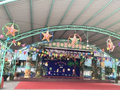 Bé vui trung thu