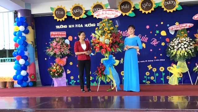 nhận hoa TP