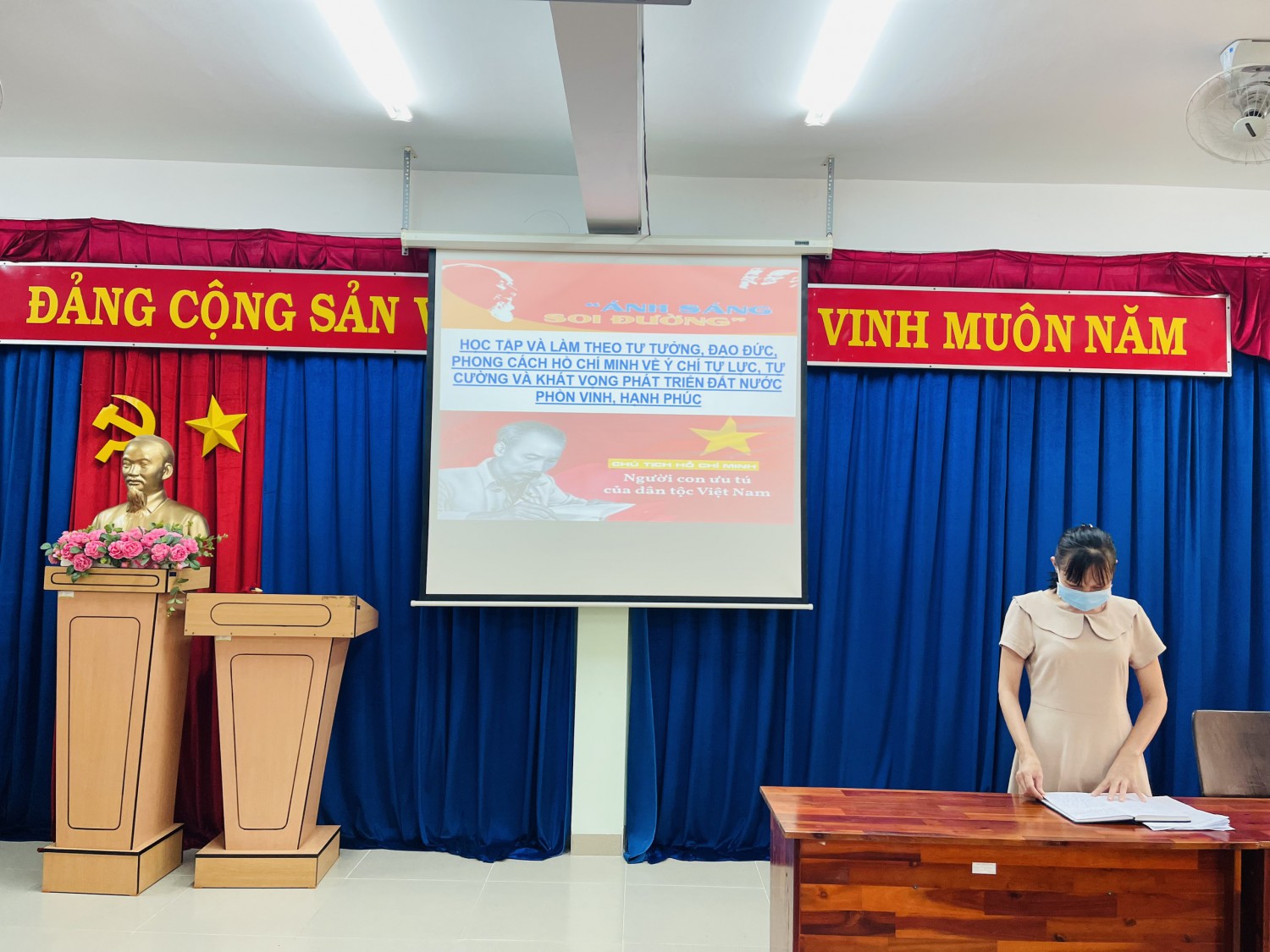 Hình chị mến T khai