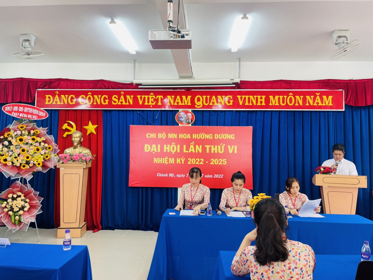 A Nhân phát biểu