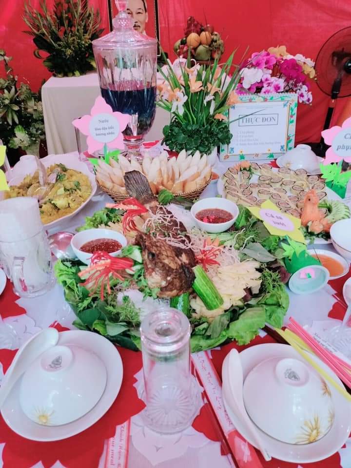 bàn thi nấu ăn