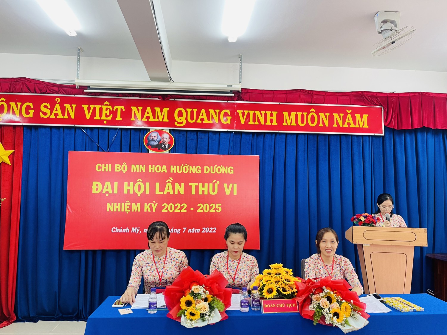 doàn chủ tịch