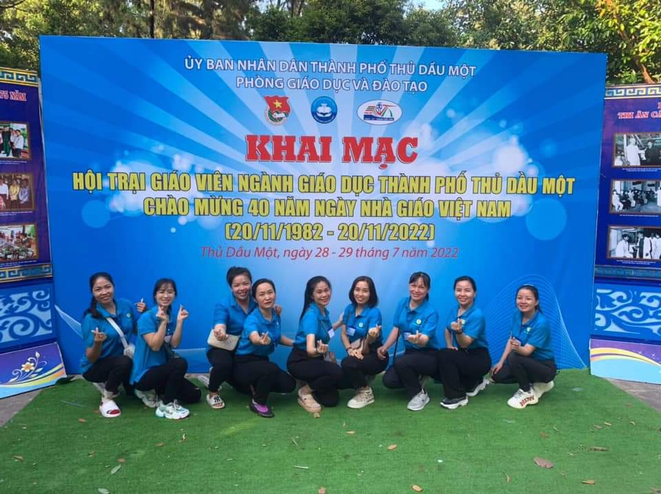 lưu niệm nhóm 2