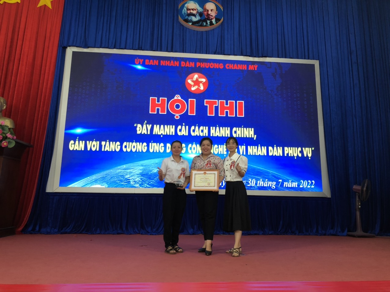 nhận giải 3 ngươi thi