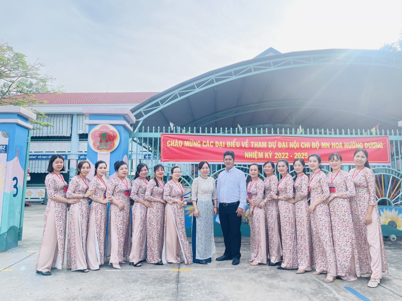 tập thể cổng