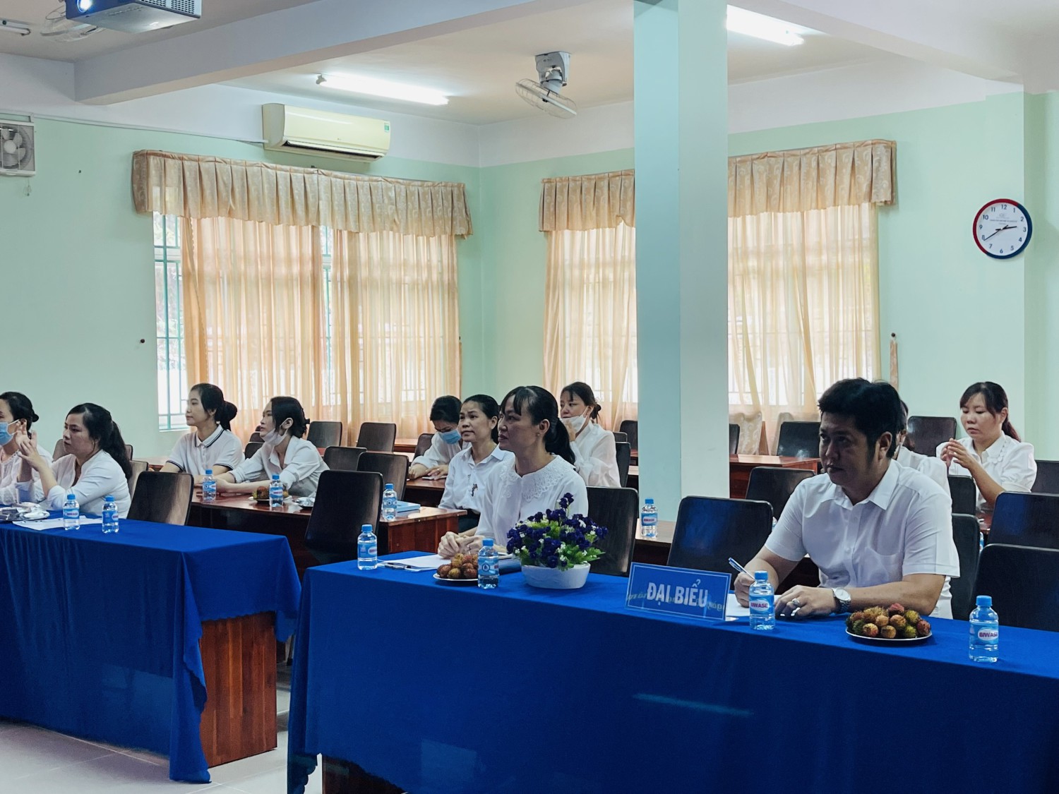 quan cảnh đại hội