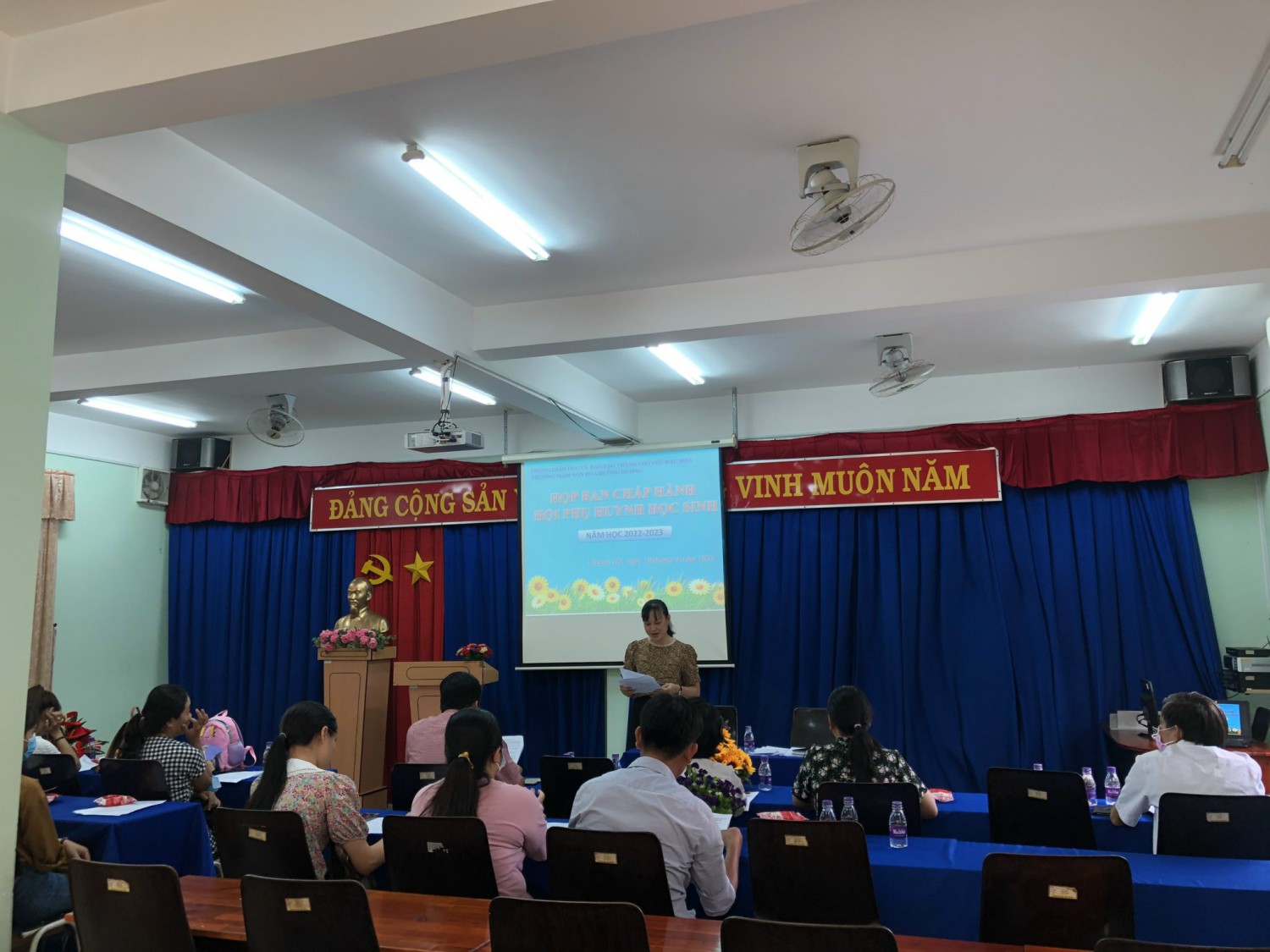 mến phát biểu