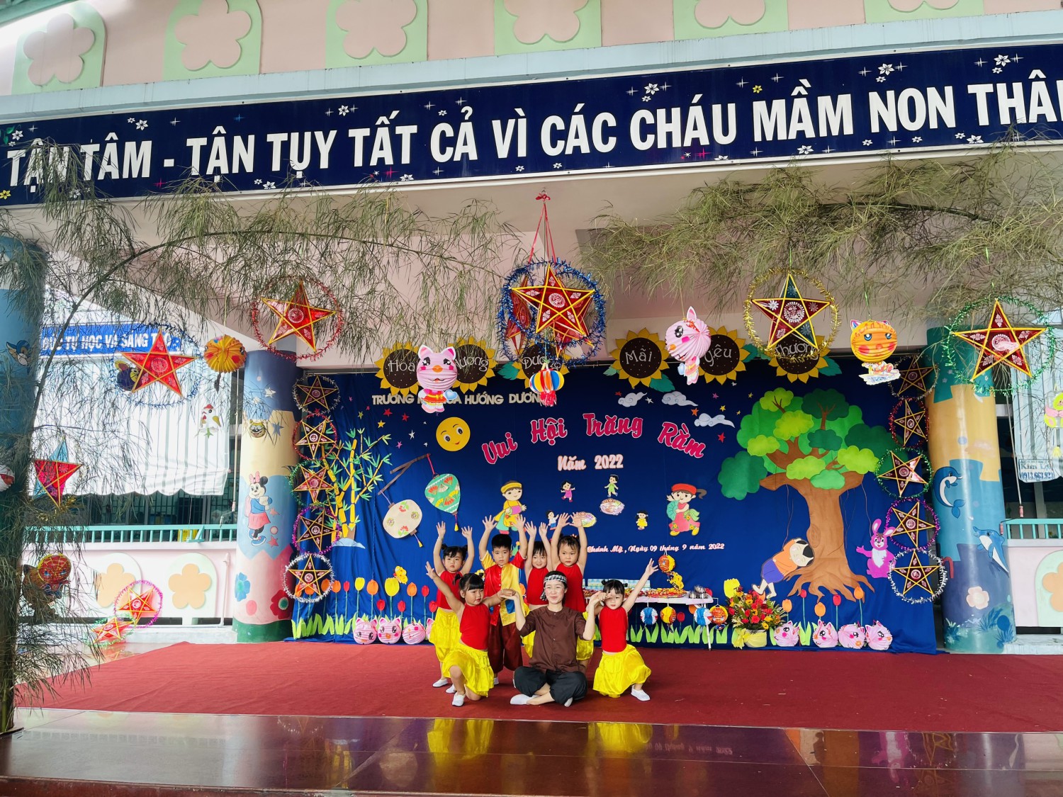 múa trăng tròn tròn