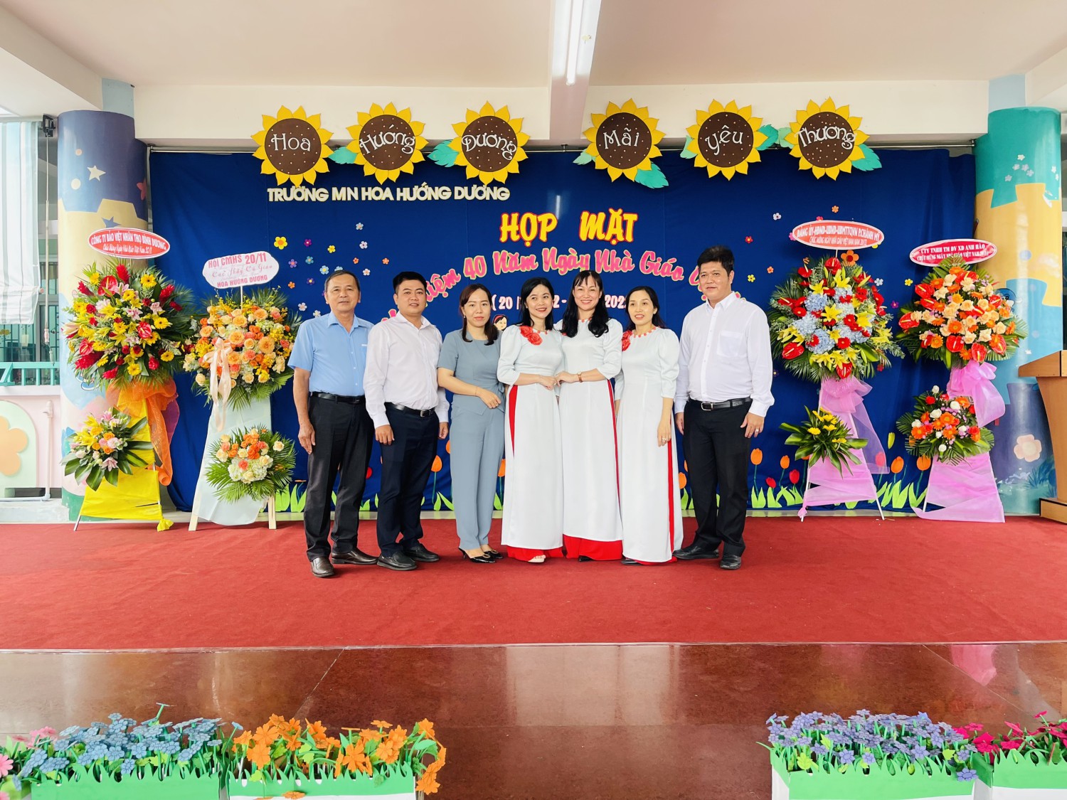 lưu niêm ủy ban