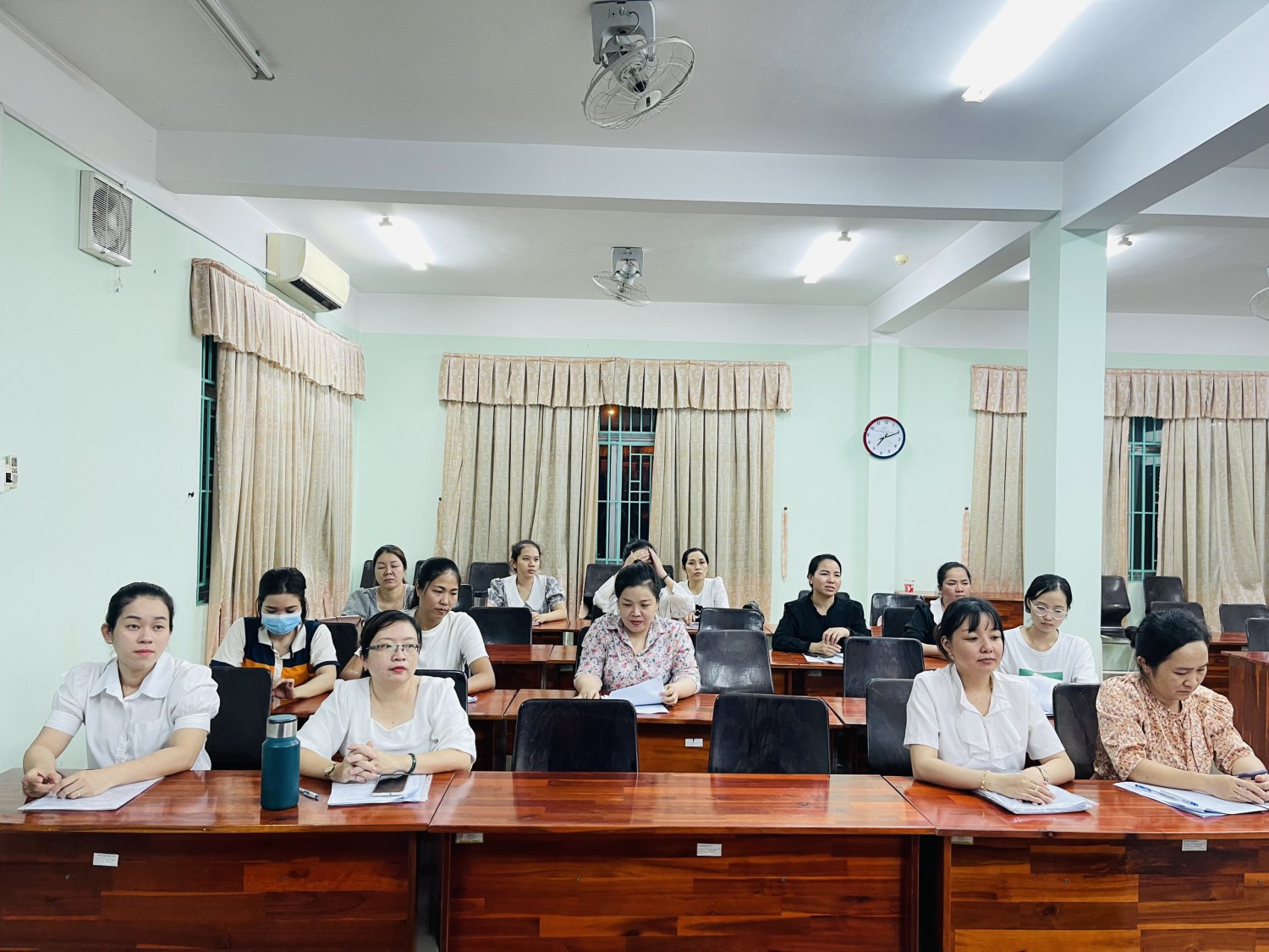 đv họp 12