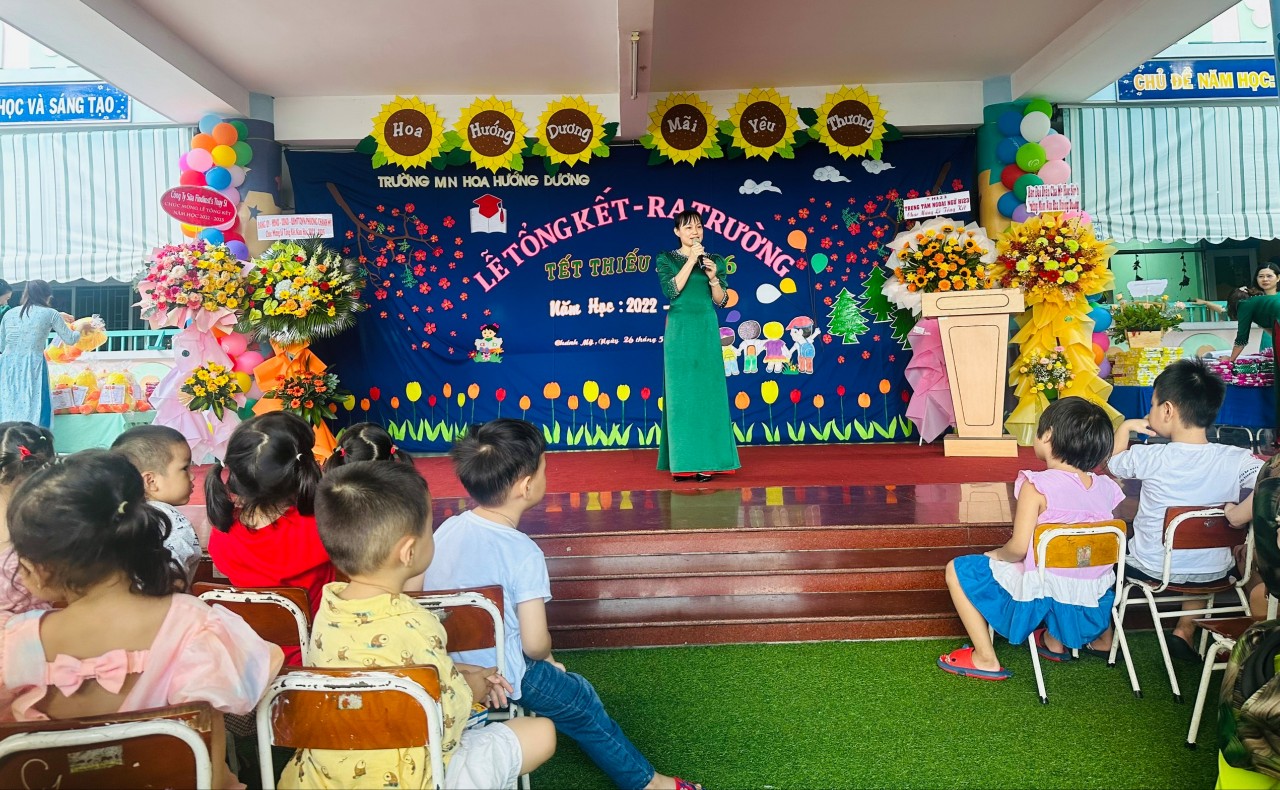 Cô mến phát biểu