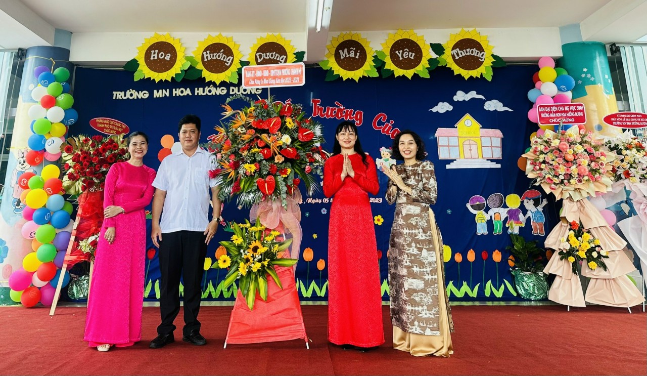 ĐU tặng hoa